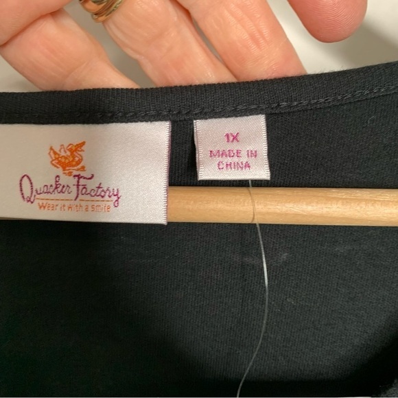 New Quaker Factory Womens Embroidered Floral Shirt Size 1X Black BNWT bling - Picture 3 of 6